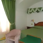 Rufolo Hotell 4*