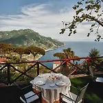 Hotell Rufolo 4*