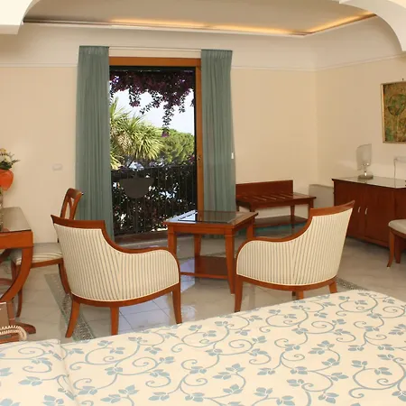 Rufolo Hotel 4*