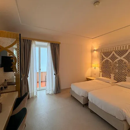 Rufolo Hotel 4*