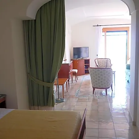 Hotel Rufolo 4*